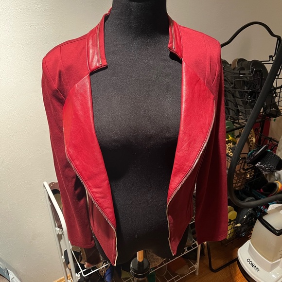 Blazer - Picture 6 of 8